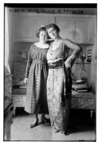 Alma Gluck & daughter LCCN2014708189
