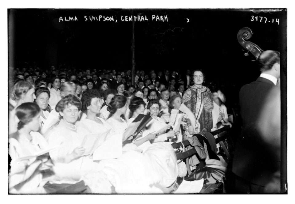 Alma Simpson, Central Park LCCN2014702739