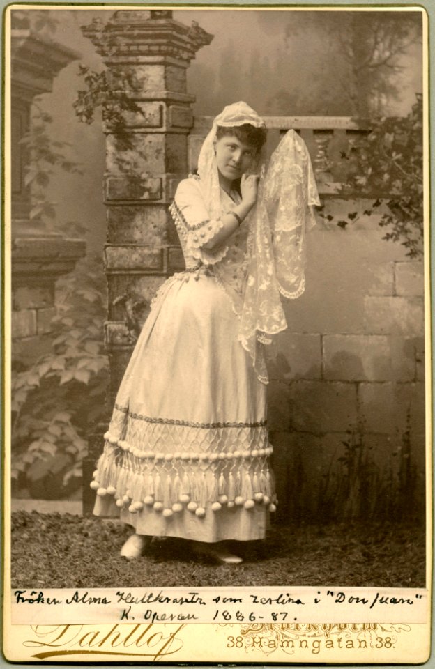 Alma Hultkrantz, rollporträtt - SMV - H4 150