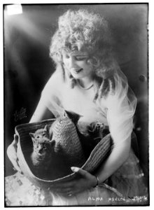 Alma Hanlon LCCN2014702576