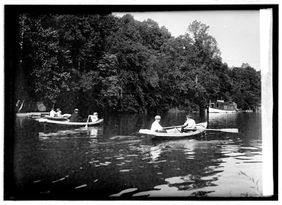 Along the C&O Canal LCCN2016821009