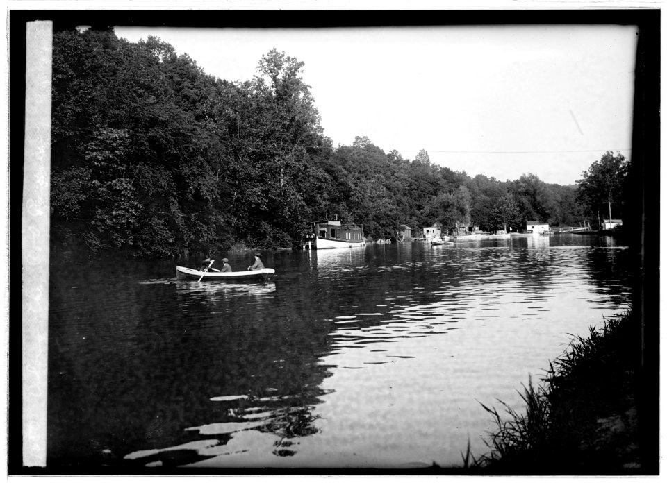 Along the C&O Canal LCCN2016821011