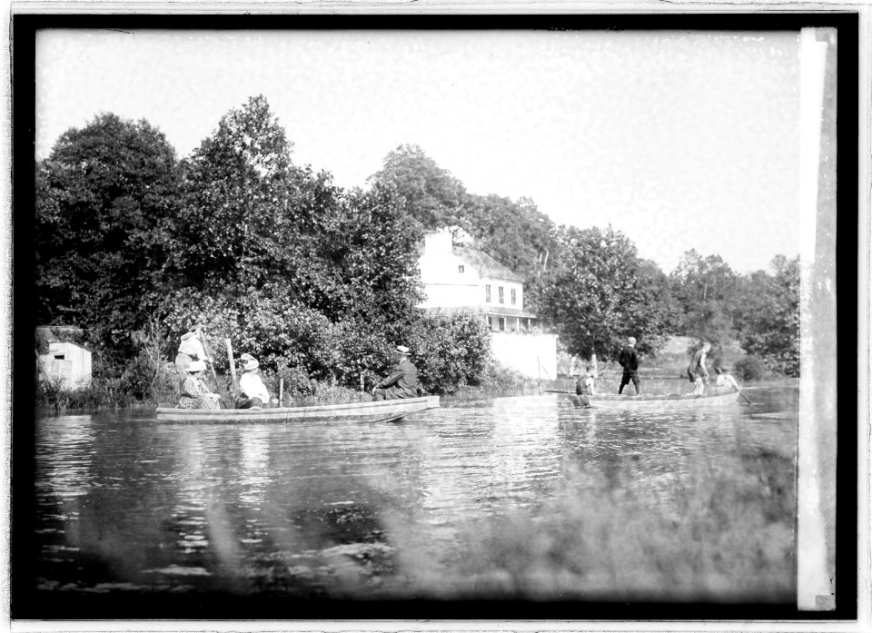 Along the C&O Canal LCCN2016821014