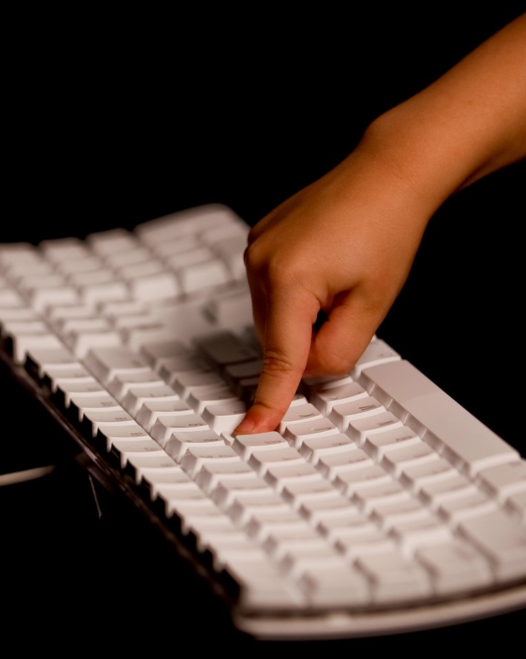 Alphanumeric keyboard