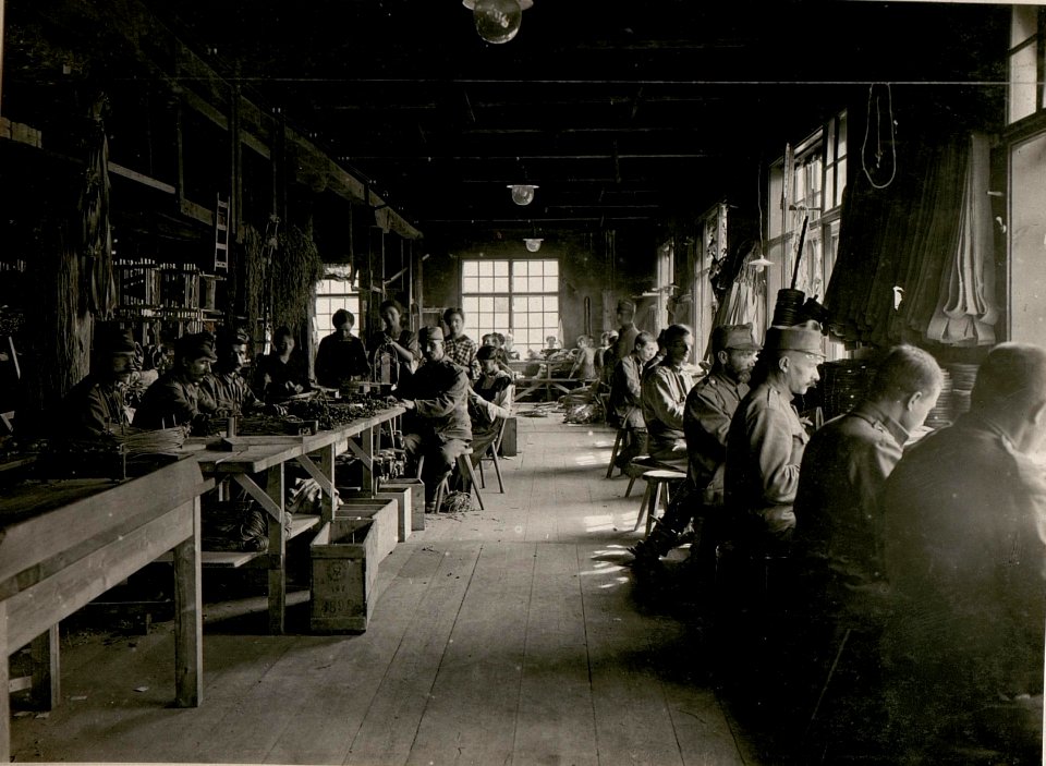 Alpine Werkstätte Klagenfurt, Sattlerei. (3-9.1917.) (BildID 15802736)