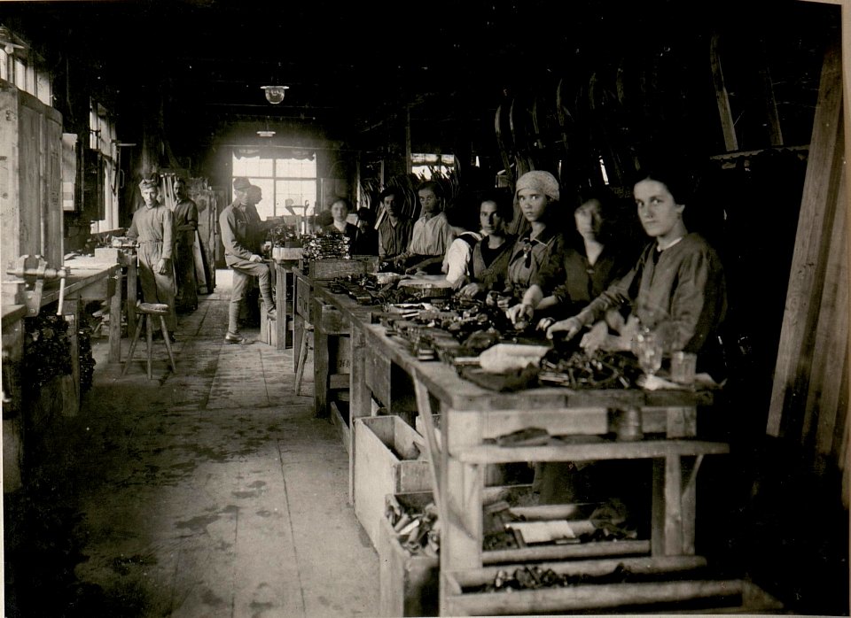 Alpine Werkstätte Klagenfurt, Schlosserei. (BildID 15802757)