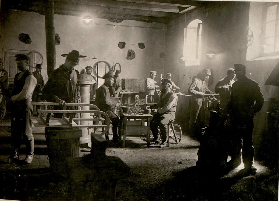 Alpine Werkstätte Klagenfurt, Schlosserei. (BildID 15802750)