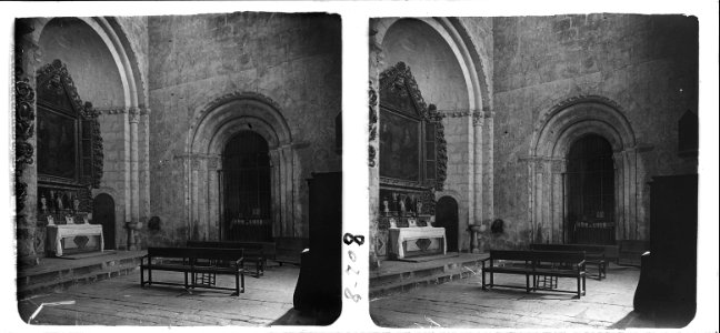 Altar d ' estil renaixentista al creuer esquerre de l'església de la Seu d ' Urgell