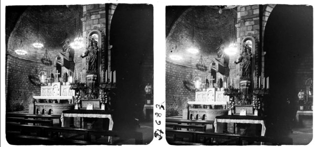 Altar major i Verge del Roser a l ' interior del monestir de Sant Pau del Camp de Barcelona
