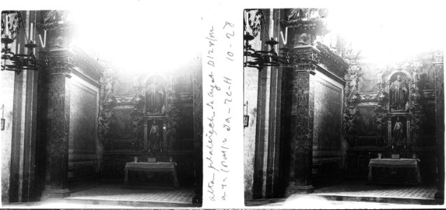 Altar plateresc de Sant Cugat amb raig de llum de la finestra