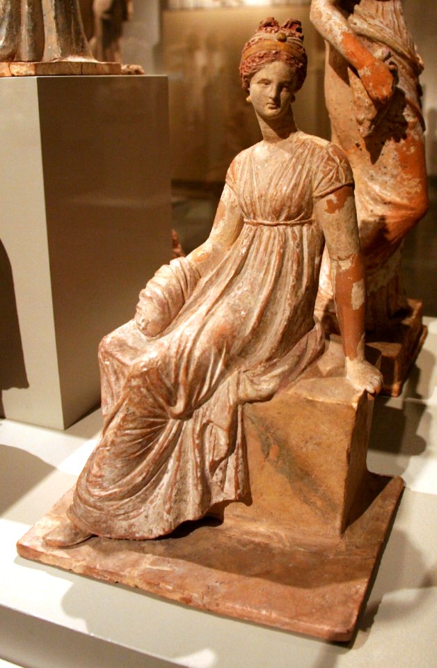 Altes Museum - Tanagra Figurine3