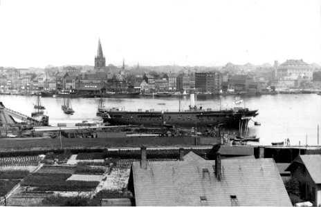 Altstadt mit Nikolaikirche und Schloss (Kiel 45.613)