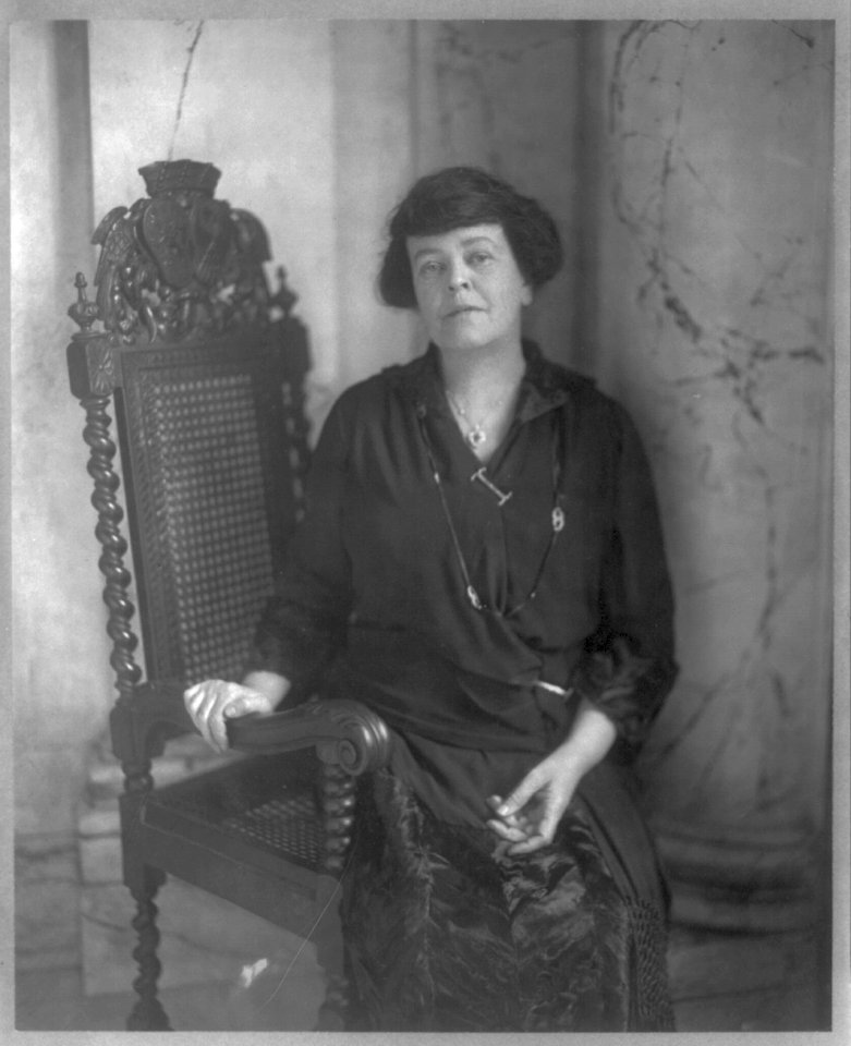 Alva E. Belmont (Smith), 1853-1933, three-quarter length portrait, seated, facing left LCCN2005691708