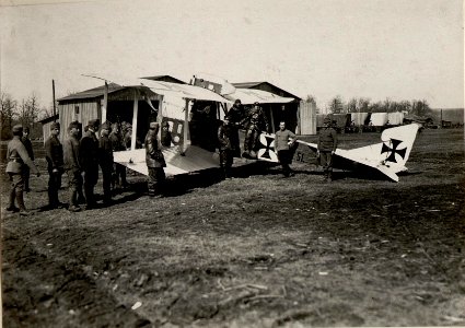 Am Flugplatz, Fliegerkomp. 9. Kragla (BildID 15530039)