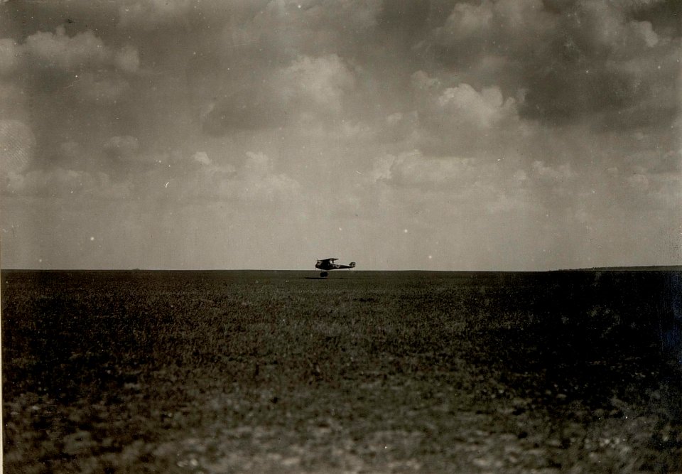 Am Flugplatze. (BildID 15531485)