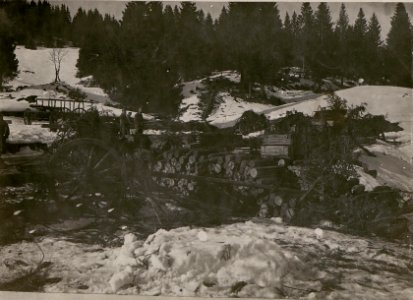Am Fuße des.Monte Meletta. Italienisches Geschütz mit Munition (BildID 15733580)