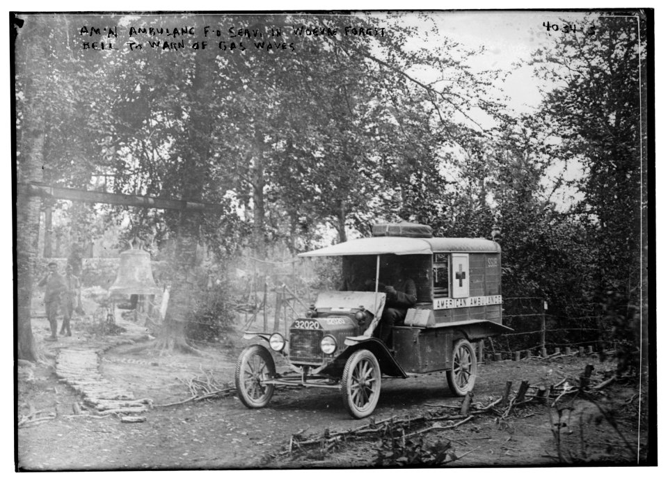 Am'n (i.e., American) Ambulance Field service in Woevre Forest, bell to warn of gas waves LCCN2014703064