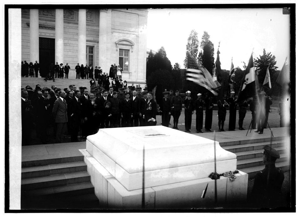 Am. Legion at Arlington, 10-11-22 LCCN2016846767