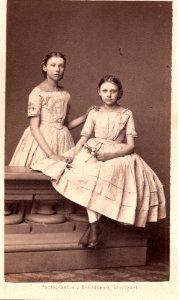 Amalie Haug ver. Wilhelm Roser, Anna Haug ver. Gustav Roser