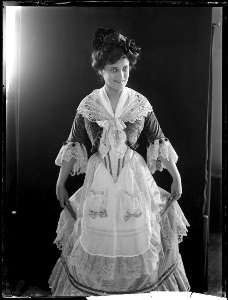 Amanda Personne in Figaros bröllop at Svenska teatern 1904 - SMV - NP013