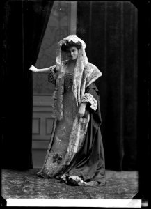 Amanda Personne in En idealisk äkta man at Svenska teatern 1906 - SMV - GP006