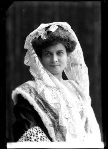 Amanda Personne in En idealisk äkta man at Svenska teatern 1906 - SMV - GP009