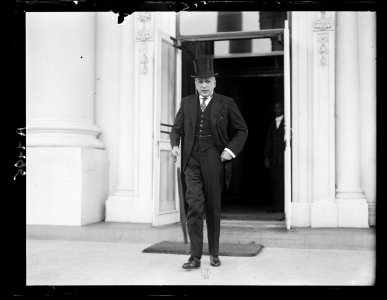 Amb. LeBreton at White House LCCN2016891455