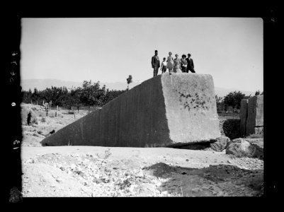 Baalbek. 'Heliopolis.' Hagar el Hubla. The great stone in the grand quarry weighing 1000 tons LOC matpc.15481