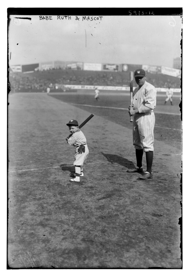 Babe Ruth and mascot LCCN2014715719