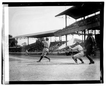 Babe Ruth at bat, Garret catching LCCN2016828362