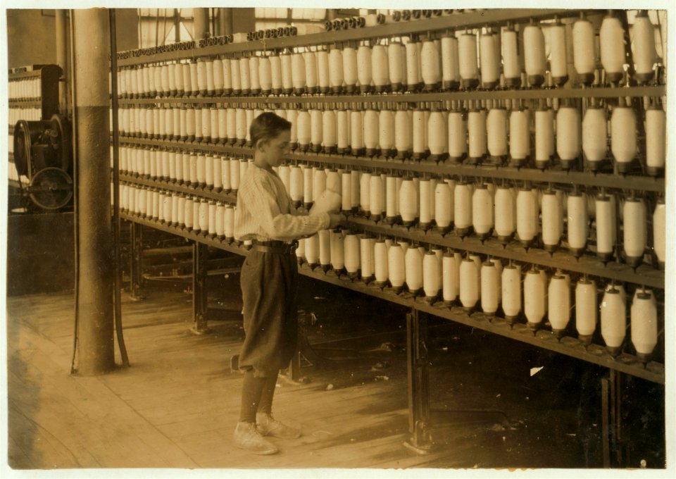 Back boy - Mule room - 14 years. Berkshire Cotton Mills. LOC cph.3c01567