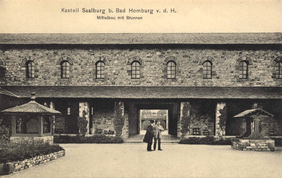 Bad Homburg v. d. Höhe, Hessen - Kastell, Mittelbau mit Brunnen (Zeno Ansichtskarten)