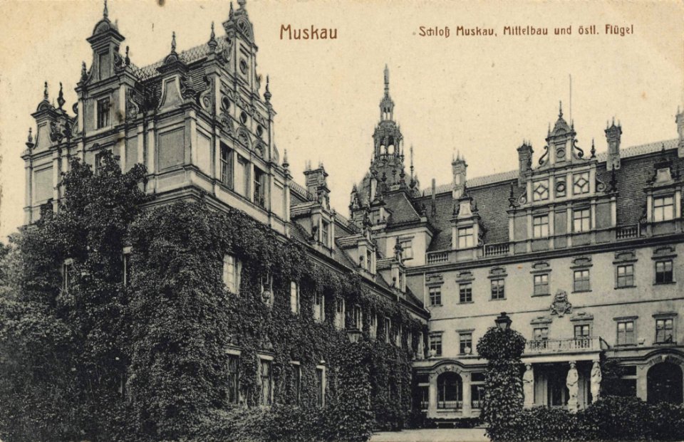 Bad Muskau, Sachsen - Schloss (Mittelbau und östlicher Flügel) (Zeno Ansichtskarten)