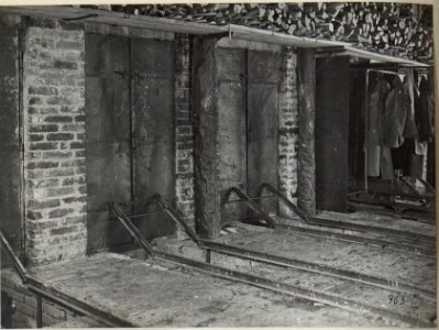 Baderaum und diverse Heizräume, möglicherweise eine Ent5lausungsanstalt in Ostgalizien (BildID 15683050)