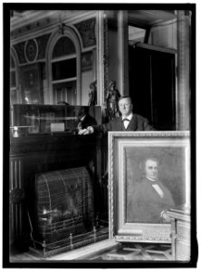 BADGER, GEORGE E. SECRETARY OF THE NAVY, 1841. SECRETARY DANIELS WITH PORTRAIT OF BADGER LCCN2016864454