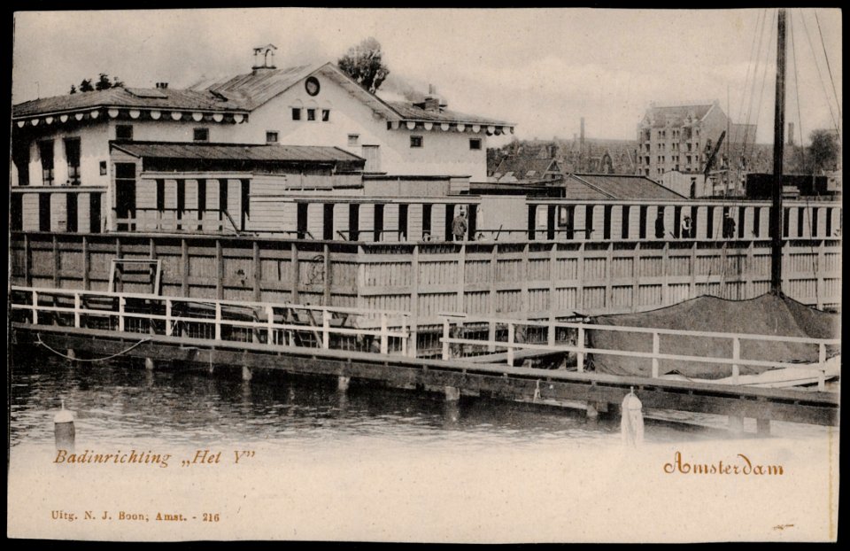 Badinrichting het IJ aan de Westerdoksdijk.Op de achtergrond de Zoutkeetsgracht. Uitgave N.J. Boon, Amsterdam, Afb PRKBB00281000006