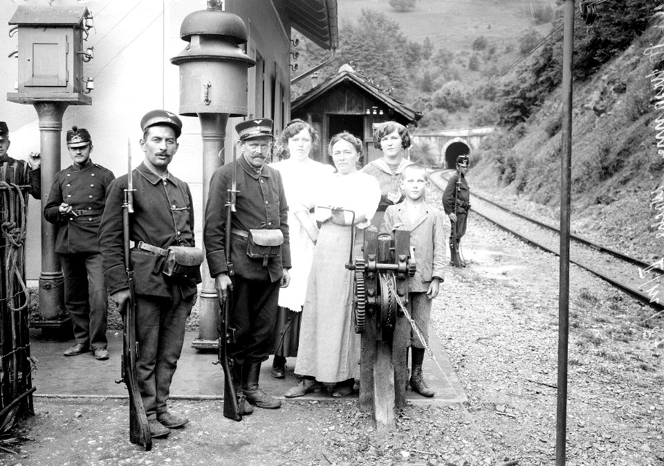 Bahnbewachung durch Eisenbahner - CH-BAR - 3237332