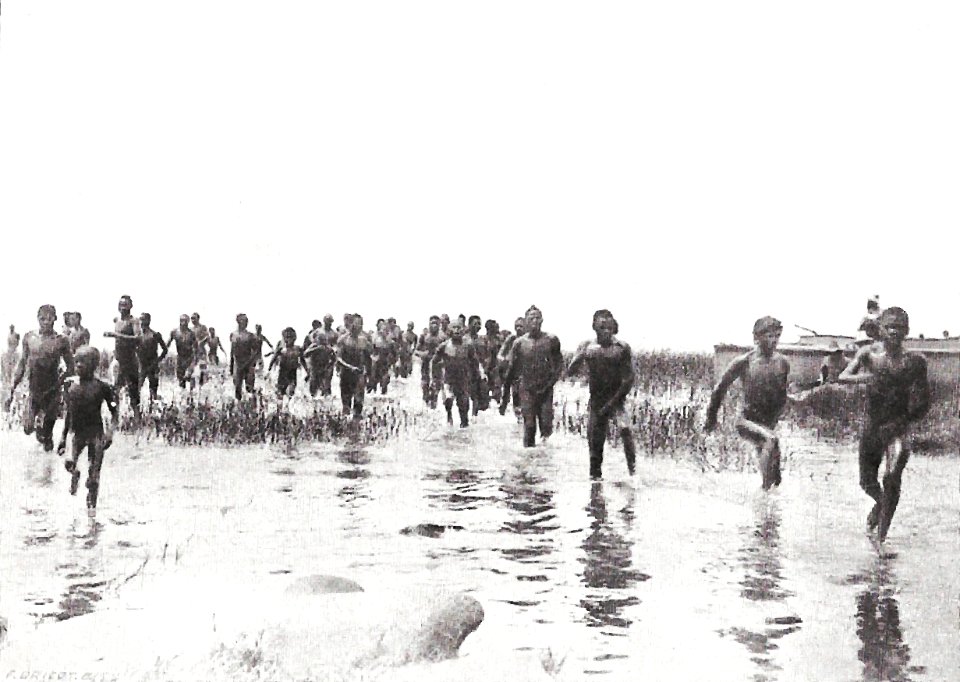 Baignade dans le lac Moëro