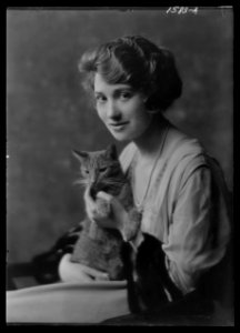 Bainter, Fay, Miss, with Buzzer the cat, portrait photograph LOC agc.7a15237