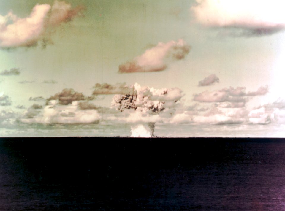 Baker underwater atomic bomb blast, 25 July 1946 (NH 85805-KN)