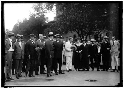 BAKER, NEWTON DIEHL. SECRETARY OF WAR, 1916-1921. WAR RISK GROUP; HENRY POMEROY DAVISON, CHARLES EVANS HUGHES, JOSEPHUS DANIELS, CHOLMELEY, JONES, RICHARD GILDER LCCN2016870229