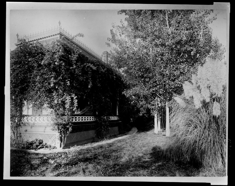 Bakersfield A Bakersfield home. LCCN2009633194