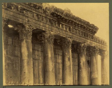 Balbek. Détail de frises extérieures du temple de Jupiter - Bonfils. LCCN2004668114