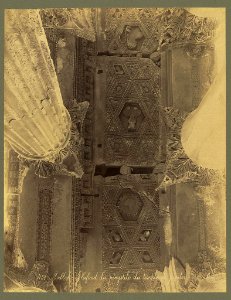Balbek. Plafond du péristyle du temple de Jupiter - Bonfils. LCCN2004668107