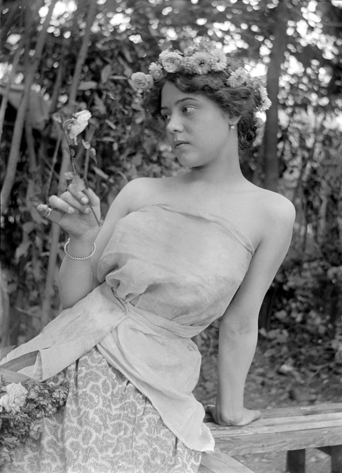 Baldomer Gili Roig. Model (Idarella), 1900 - 1904