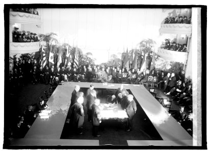 Balfour signing treaties, (2-5-22) LCCN2016846046