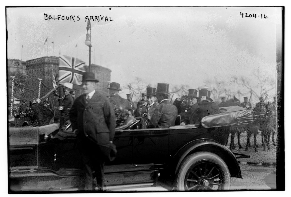 Balfour's arrival LCCN2014704529