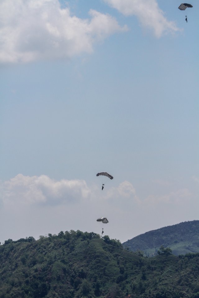 Balikatan 2014 140515-N-AZ907-337