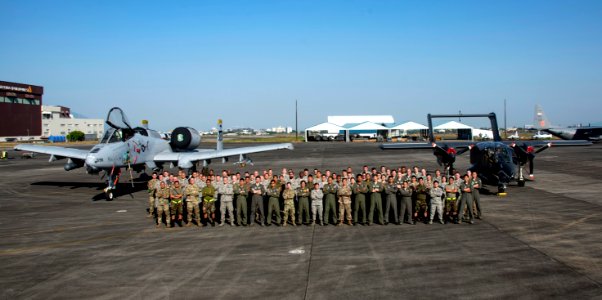 Balikatan 2019 - USAF A-10, PAF UV-10 group photo (Image 2 of 2)