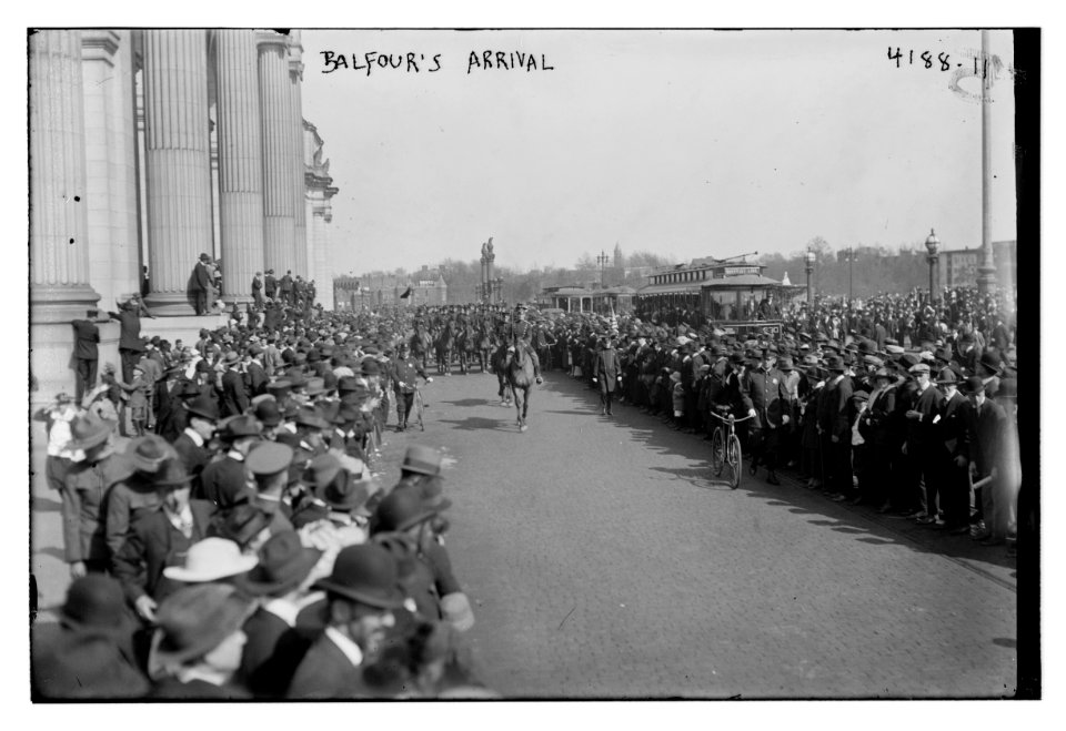 Balfour's arrival LCCN2014704428